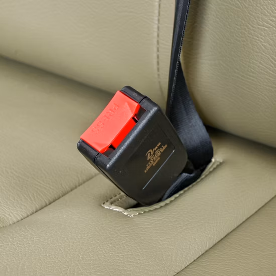 Assento de van com encosto de cabeça que proporciona relaxamento em sua viagem